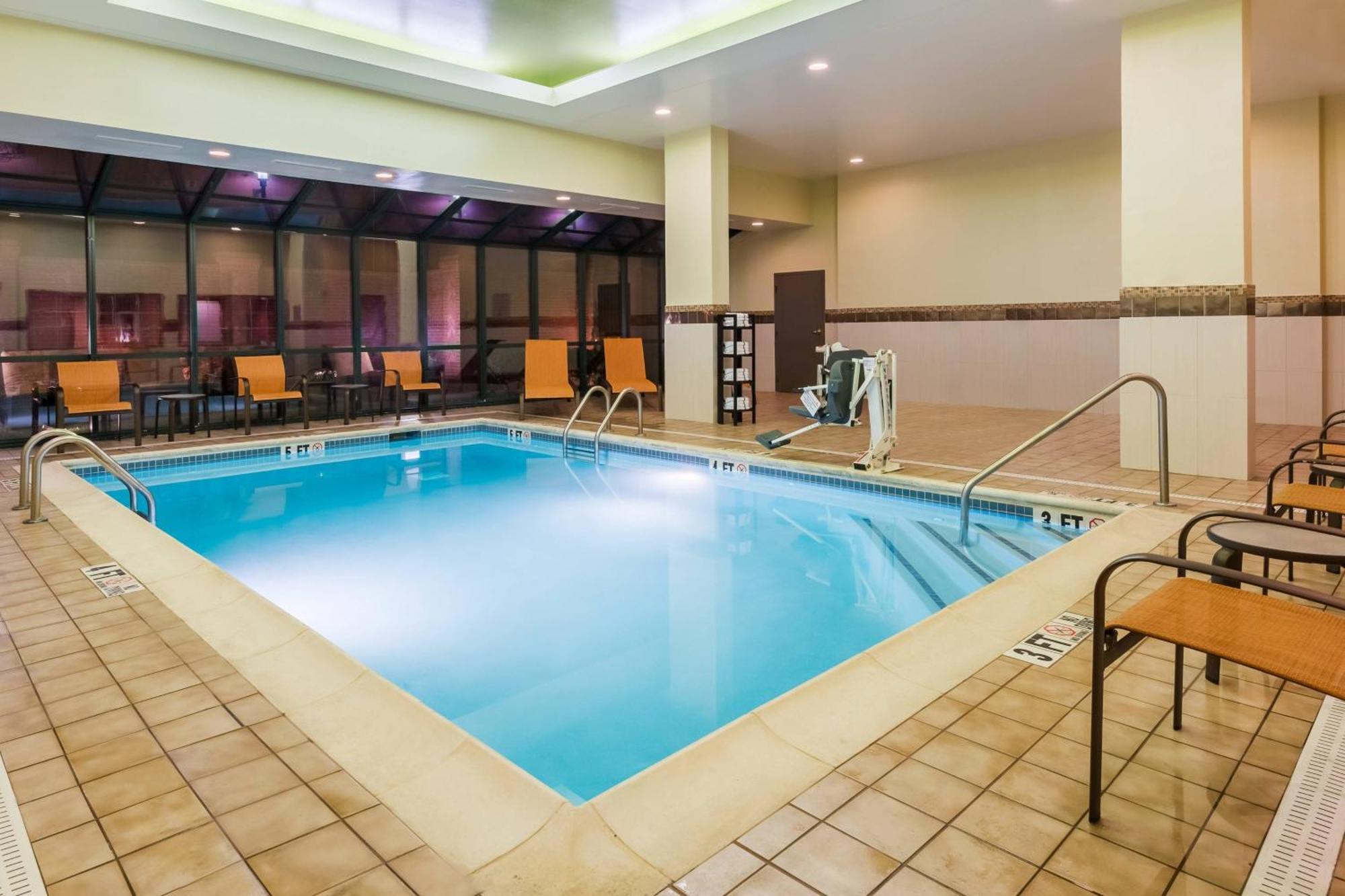 Courtyard By Marriott Chattanooga Downtown Esterno foto