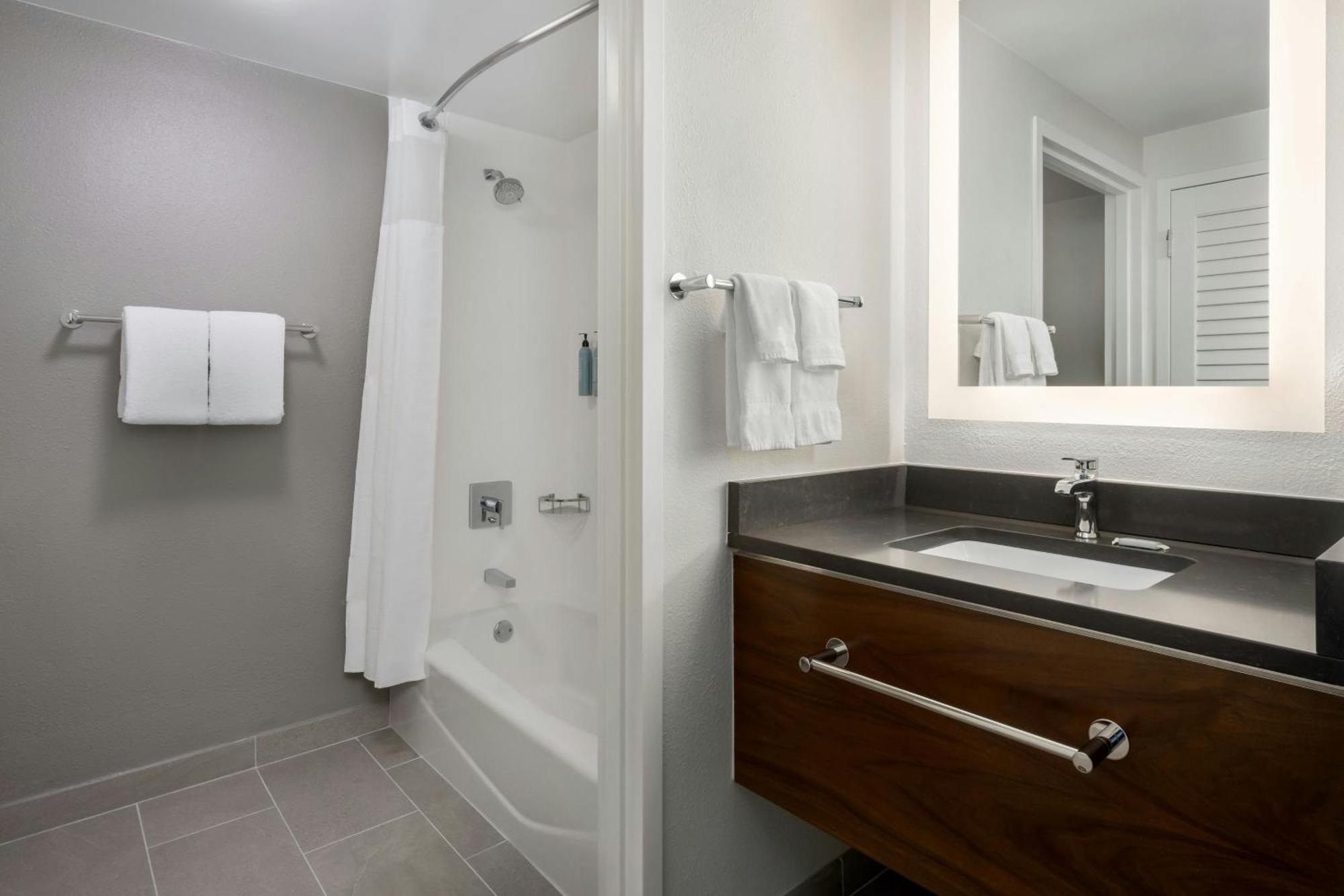 Courtyard By Marriott Chattanooga Downtown Esterno foto